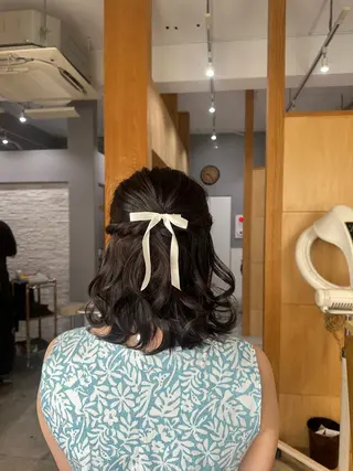 ミディアム miloc MOMOKAのヘアスタイル