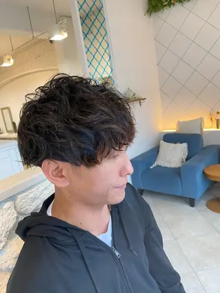 ミディアム パーマ メンズ AngeBay.NaHa所属・饒平名 知也のヘアスタイル