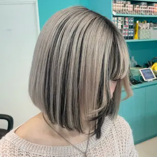 ショート Natsuki🤍 透明感×艶カラー🫧のヘアスタイル
