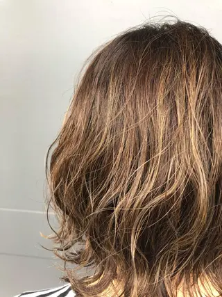 カラー 長谷川 沙紀のヘアスタイル