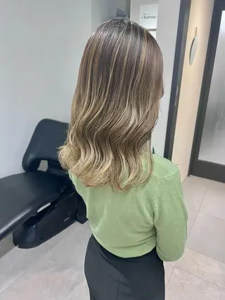 ミディアム 🌸インナーカラー 🌸藤井春華のヘアスタイル