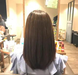 セミロング パーマ くろいわ りほのヘアスタイル