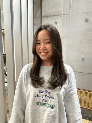 セミロング カラー FILMS所属・タグチ アスカのヘアスタイル