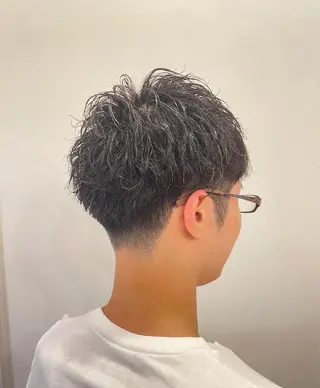 ショート パーマ メンズ 【24時まで営業✨】 吉本 成樹のヘアスタイル