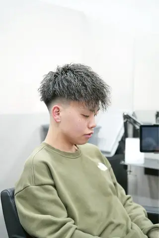 ショート 山口 孔聖のヘアスタイル
