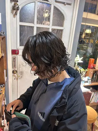 ショート パーマ 清水千優/パーマ/透 明感カラー/メンズのヘアスタイル