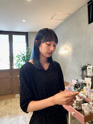 ミディアム カラー hale所属・hale airiのヘアスタイル