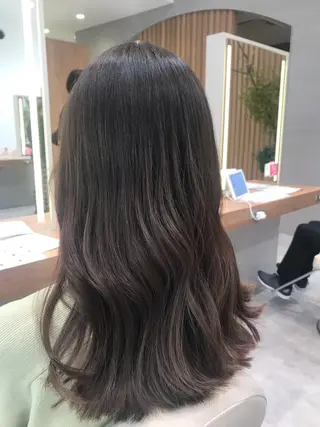 セミロング カラー 木野田 萌のヘアスタイル