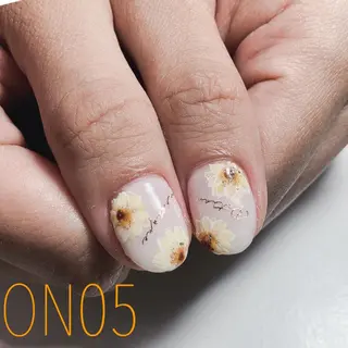 ネイル 園 寛子 （ネイリスト）のネイルデザイン