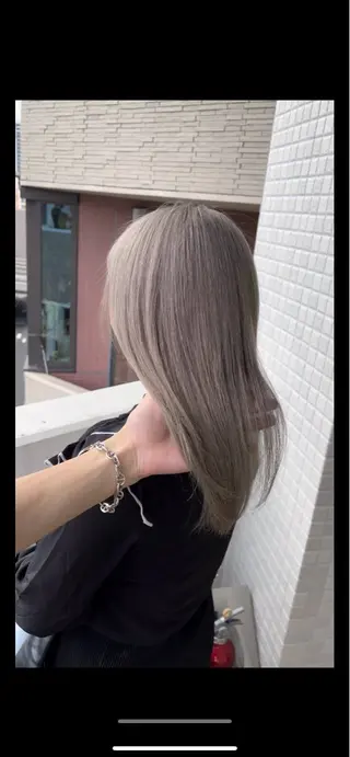 セミロング ブリーチ/ハイトーン 🔥MOTOKI🔥のヘアスタイル