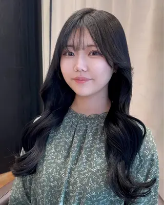 ロング カラー SALOWIN 川崎店所属・ブリーチなしで透明感 🌙有沢透羅のヘアスタイル