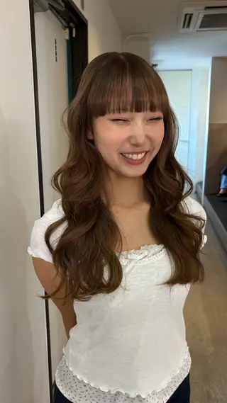 ロング カラー Yuna/ブリーチ ベージュ ヘアセットのヘアスタイル