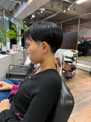 ショート ROBBY表参道所属・木村【ショート/ 耳だしショート】のヘアスタイル