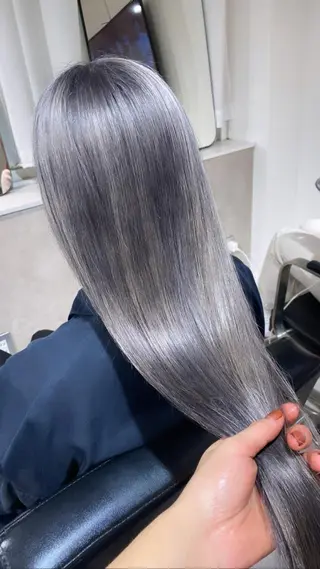 カラー Seleneコウキ ブリーチ/ハイトーンのヘアスタイル