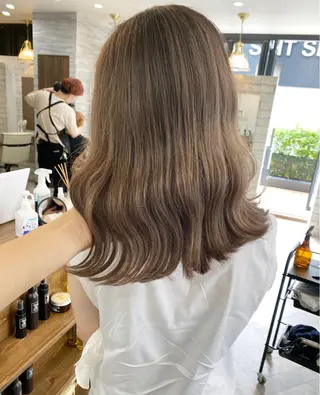 セミロング カラー パーマ ヘアアレンジ メンズ キッズ ネイル マツエク・マツパ ハイライト、レイヤー カット/西梅田/中西のヘアスタイル
