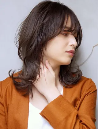 ミディアム カラー パーマ hoNua. 栄/透明感カラーのヘアスタイル