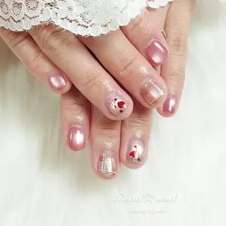ネイル 高木 彩香のネイルデザイン