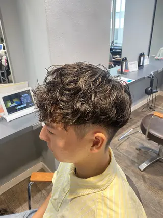 ショート パーマ メンズ 江﨑 翔のヘアスタイル