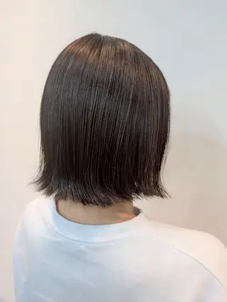 ショート カラー 岩田 ひよりのヘアスタイル
