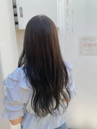 ロング ヒガシ サヨのヘアスタイル