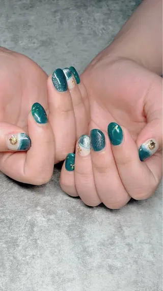 ネイル haleyume所属・shino🌟 痛ネイルのネイルデザイン