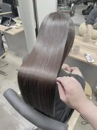 ロング 髪質改善✨縮毛矯正✨ が得意‼️高島英隆のヘアスタイル