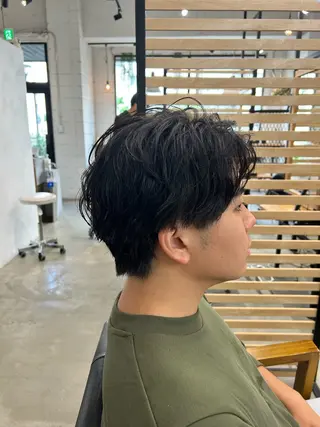 パーマ メンズ やりすぎないパーマ ニュアンスパーマのヘアスタイル