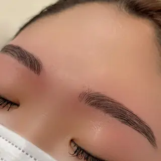 アイブロウ Seek Dea hitomi 🎀のマツエク・マツパデザイン