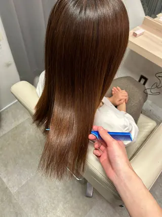 セミロング 縮毛•ハイトーン Runaのヘアスタイル