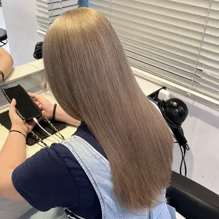 セミロング 🍒透明感カラー🌨 🥕ハイトーンカラーのヘアスタイル