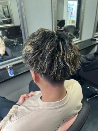 ショート カラー メンズ ハイトーンカラー 坂本 翼のヘアスタイル