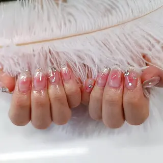 ネイル YUYI.nail salon所属・Mi Naのネイルデザイン