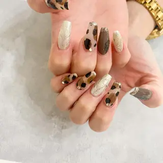 ネイル ゴテゴテ💙ワンホン リオナのネイルデザイン