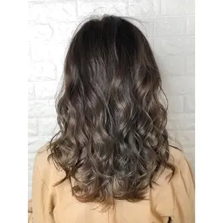 ミディアム カラー KIZU 髪質改善 オカルト怪談のヘアスタイル