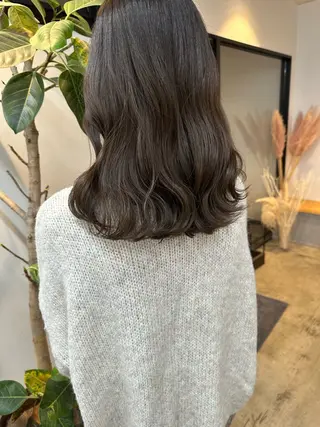 ミディアム カラー yuika .のヘアスタイル