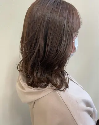 ミディアム カラー 沢田 瞳のヘアスタイル