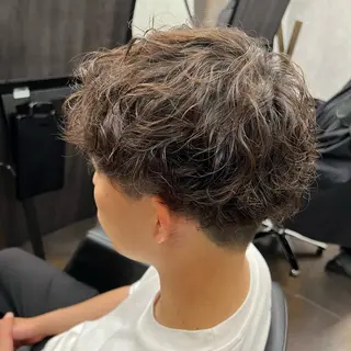 パーマ メンズ 沖山 友津季のヘアスタイル