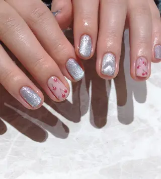 ネイル 會田 瑠衣のネイルデザイン