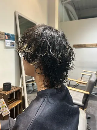ミディアム パーマ 佐伯 真奈のヘアスタイル