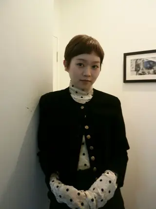 ショート カラー COMEG HEAD 上乃裏所属・宮前 芽衣のヘアスタイル