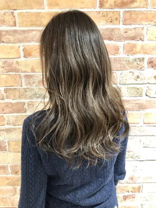 セミロング THE AWESUM所属・メンズスタイル強化中 TONNY(トニー)のヘアスタイル