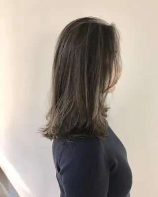 ミディアム カラー 透明感カラー* レイヤー/清水大地のヘアスタイル