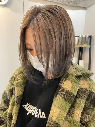 ミディアム カラー レイヤー　べージュ 白石研太のヘアスタイル