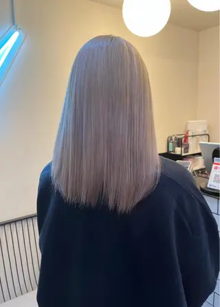 セミロング カラー ヘアアレンジ ハイトーンカラー 🦋yuri🦋のヘアスタイル