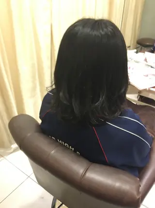 セミロング パーマ ブリーチカラー🌈 嘉名 真樹のヘアスタイル