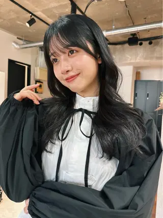 ロング カラー パーマ 🫧小顔×似合わせ× 透明感カラー🫧のヘアスタイル