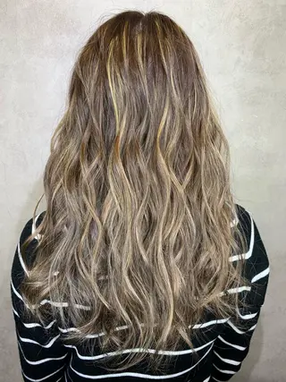 ロング BuzZ所属・西村 雄二/エクステのヘアスタイル