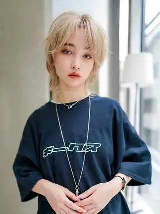 ショート カラー MISAKI🪐 縮毛矯正のヘアスタイル