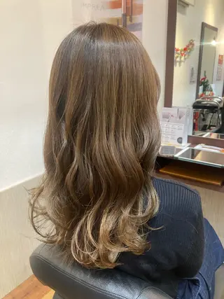 ロング MOLLASALON 浅香山店所属・ツジ モモカのヘアスタイル