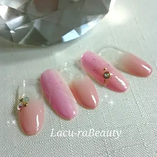 ネイル 小顔と腸の専門店 ラクーラビューティのエステ・リラクイメージ